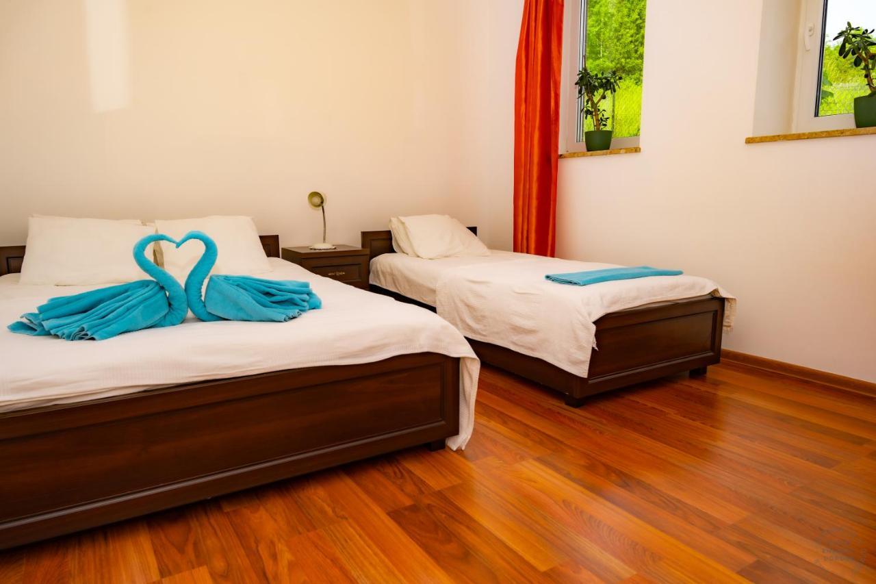 Isaan Ostrzyce Guest House Esterno foto