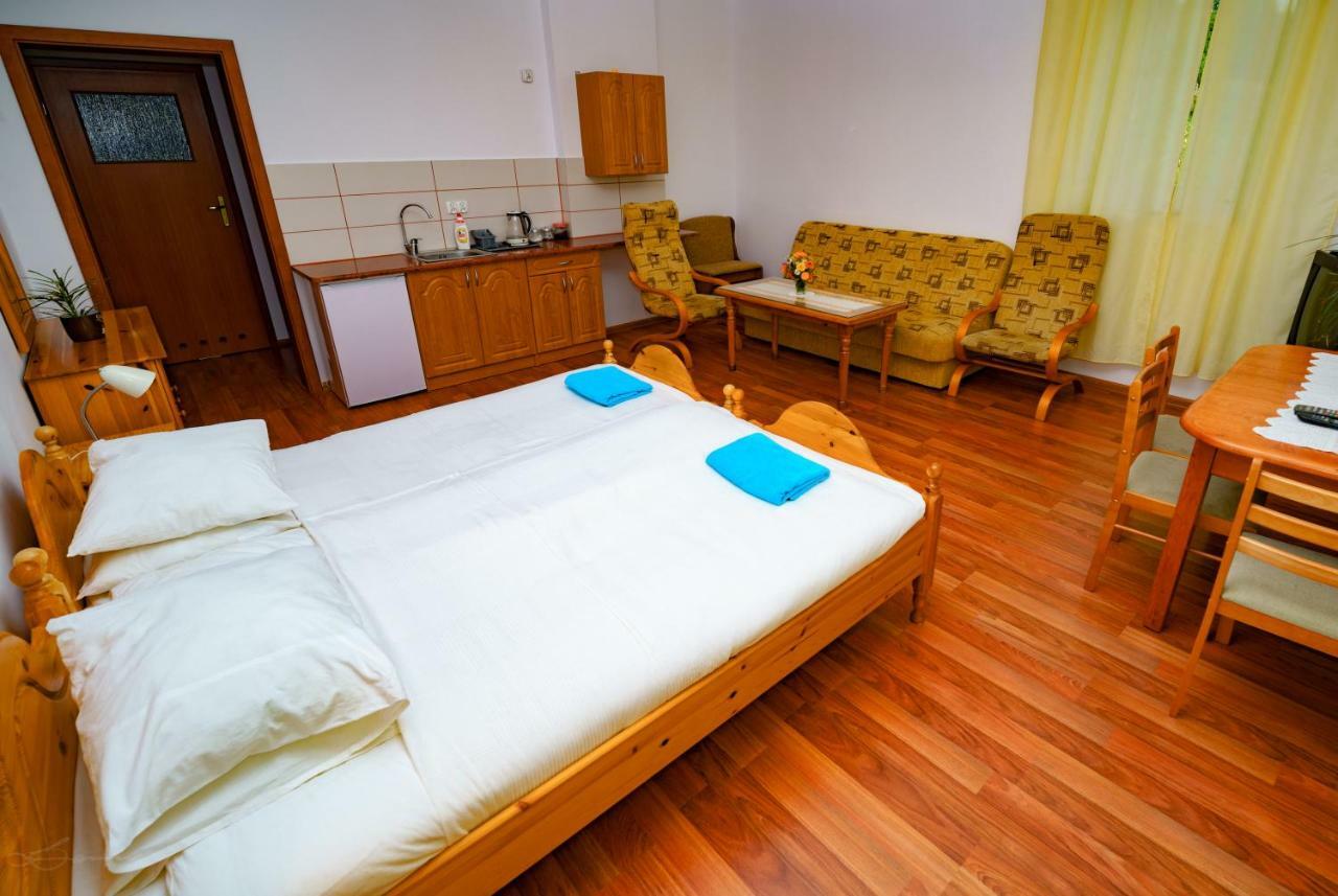 Isaan Ostrzyce Guest House Esterno foto